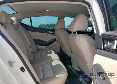 2016 Nissan Maxima 3.5S z USA, uszkodzony, nr VIN 1N4AA6AP4GC387988